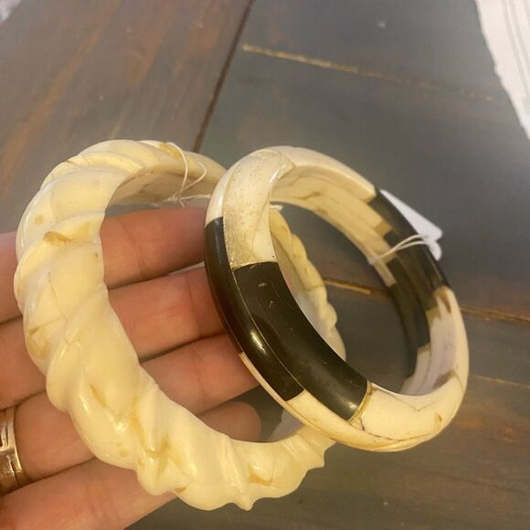 2 Vintage Carved Bone Boho Bracelets - Picture 6 of 6